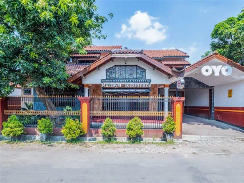 Oyo Collection O 1032 Rahayu Residence Syariah Cirebon Exterior foto