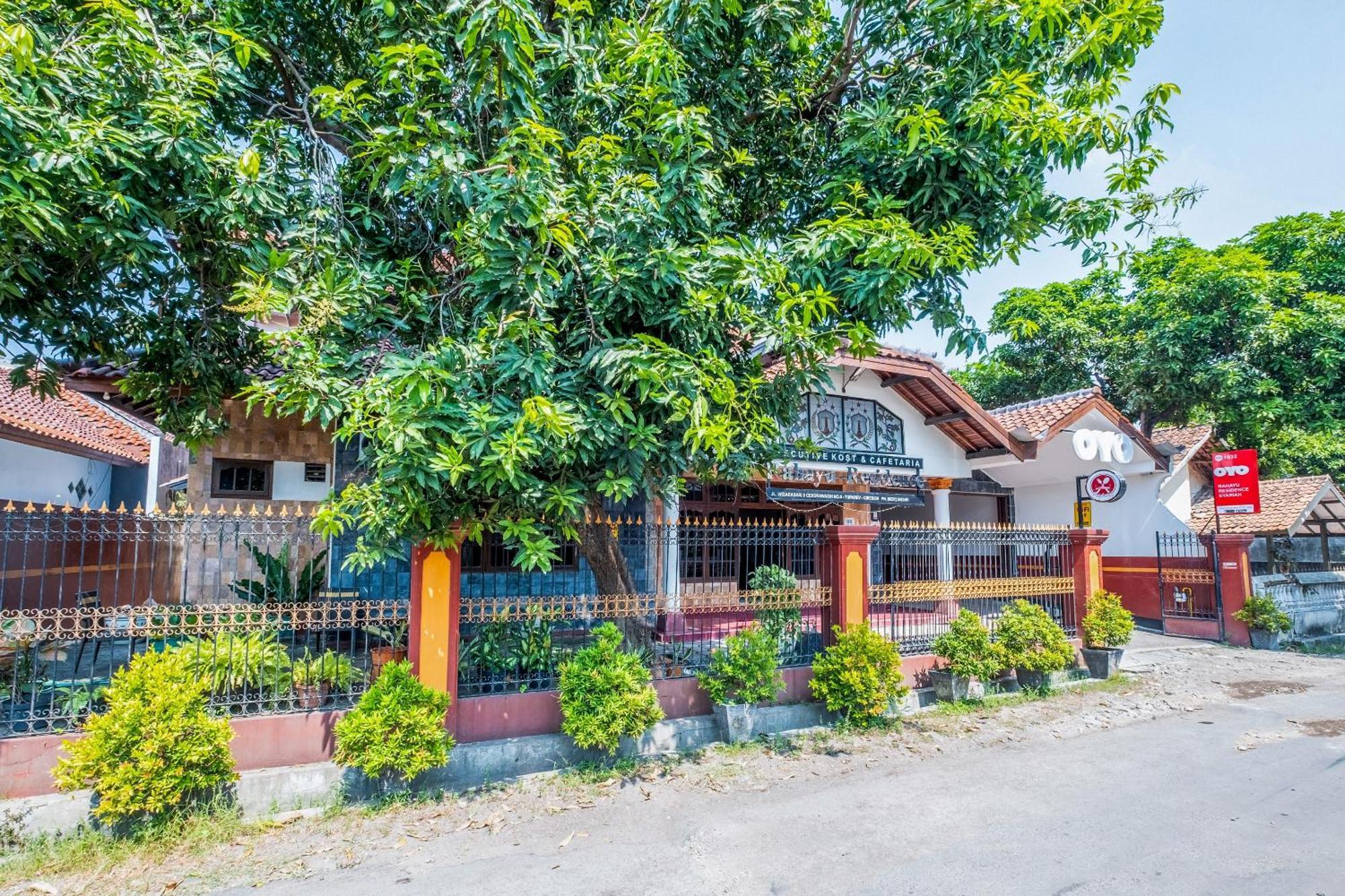 Oyo Collection O 1032 Rahayu Residence Syariah Cirebon Exterior foto